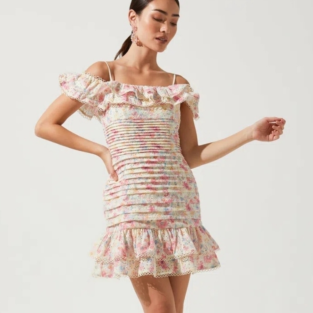 Astr The Label Una Floral Ruffle Mini Dress Off-Shoulder New Size Medium Nwot
